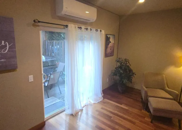 Vibrant Living In Harmony, Unit C